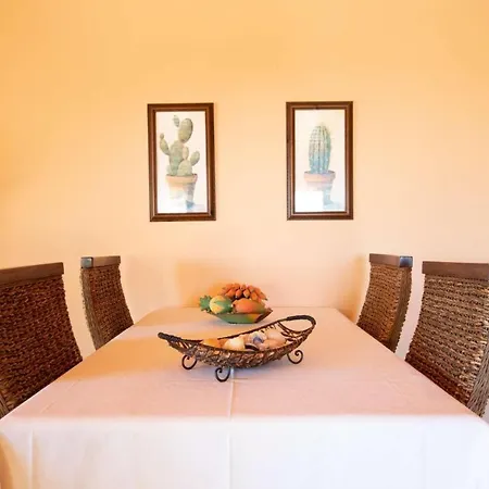 Irene Villa *